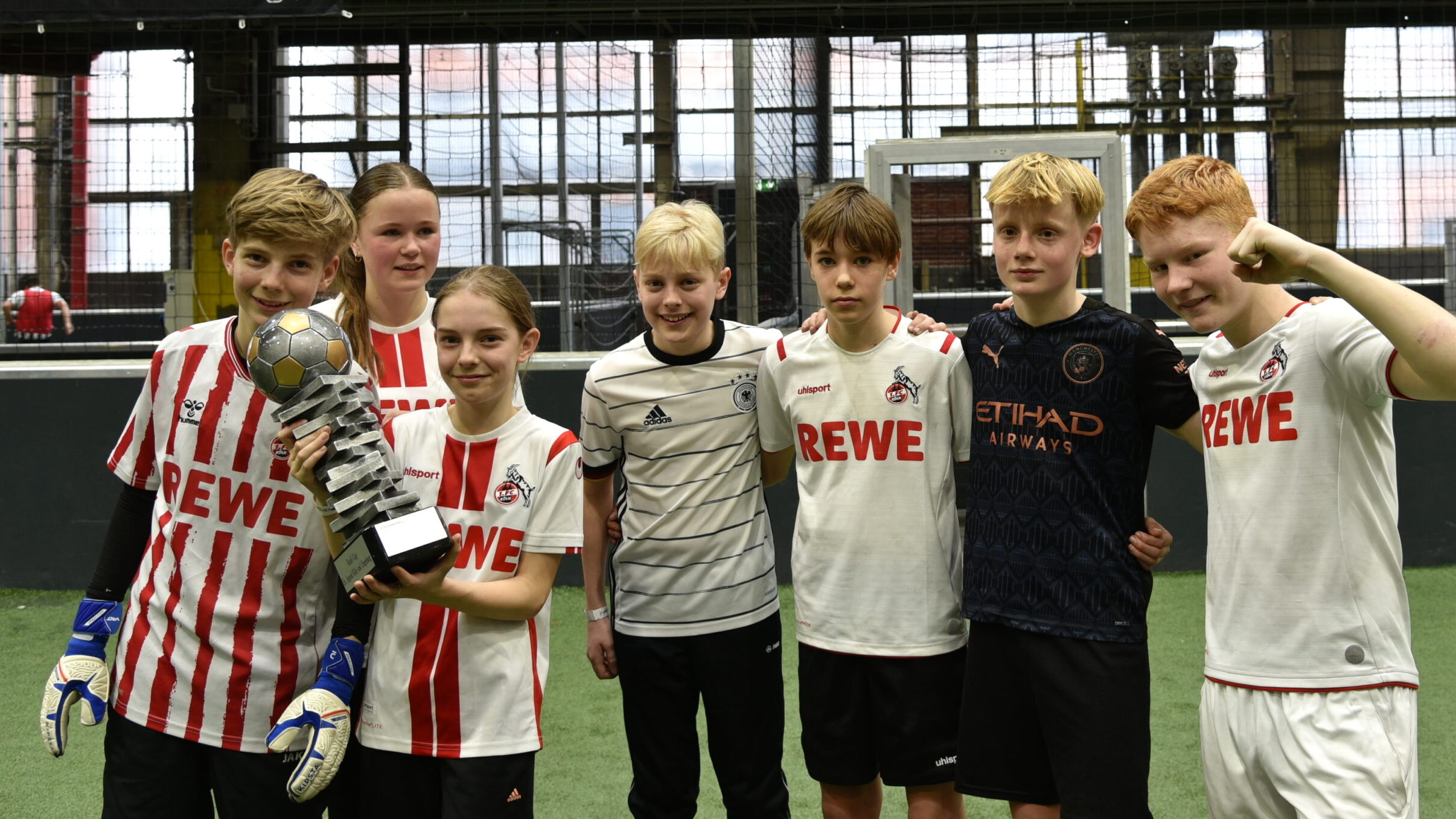 Mehr über den Artikel erfahren KonfiCup: Jubel in der Dietrich-Bonhoeffer-Gemeinde aus Junkersdorf