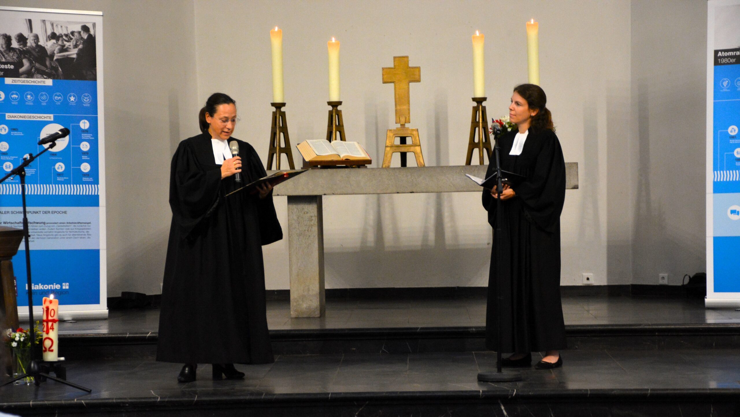 Du betrachtest gerade Festgottesdienst zum 100-jährigen Bestehen der Diakonie – Oberkirchenrätin Wibke Janssen und Pfarrerin Marina von Ameln predigten in der Kartäuserkirche