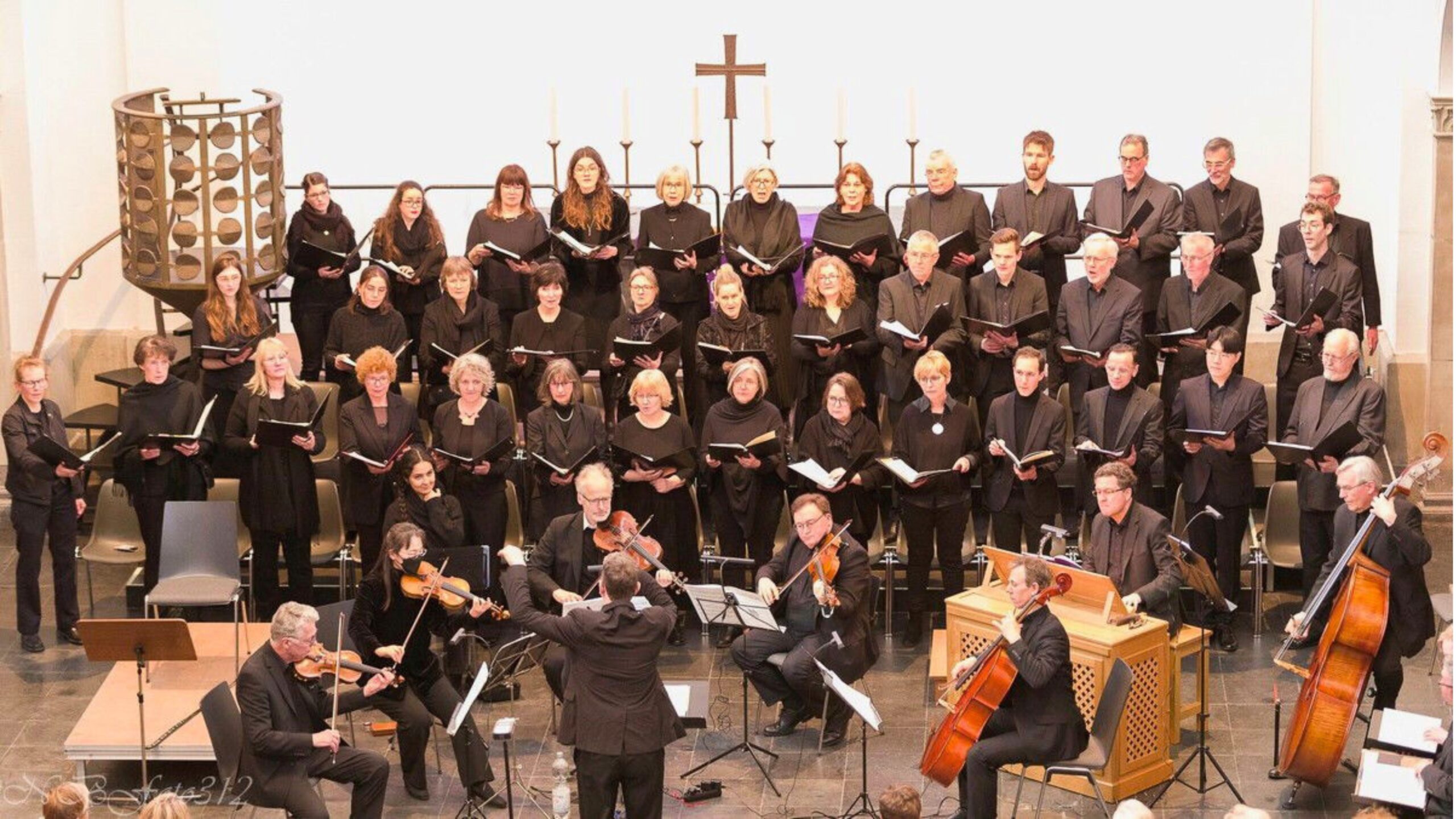 Du betrachtest gerade Eine Messe für den Frieden: Konzert des Gürzenich-Chor Köln in der Trinitatiskirche