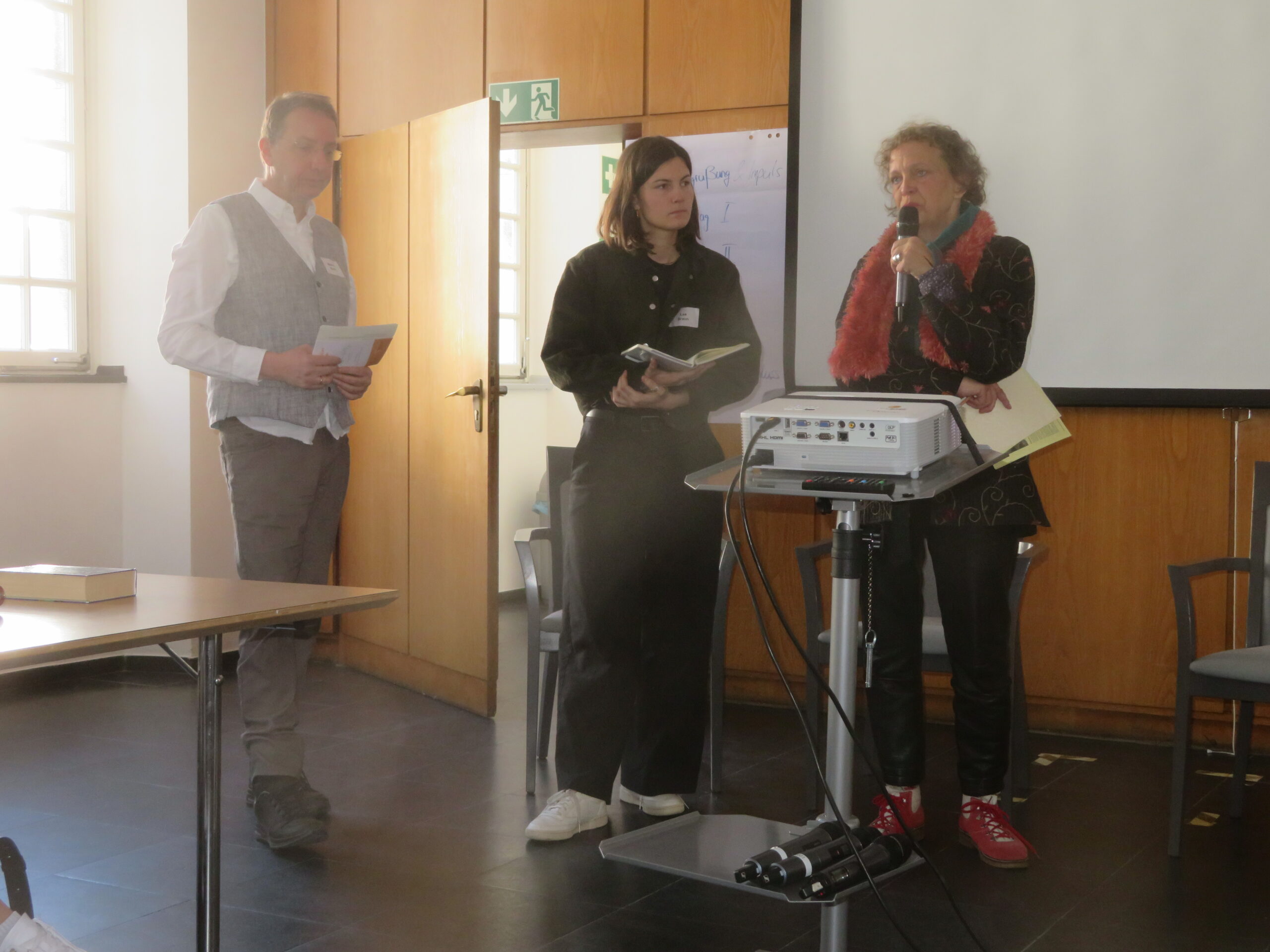 Akademieleiter Martin Bock, Studienleiterin Lea Braun sowie ihre Kollegin Dorothee Schaper (v.l.) eröffneten den Studientag im Haus der evangelischen Kirche.