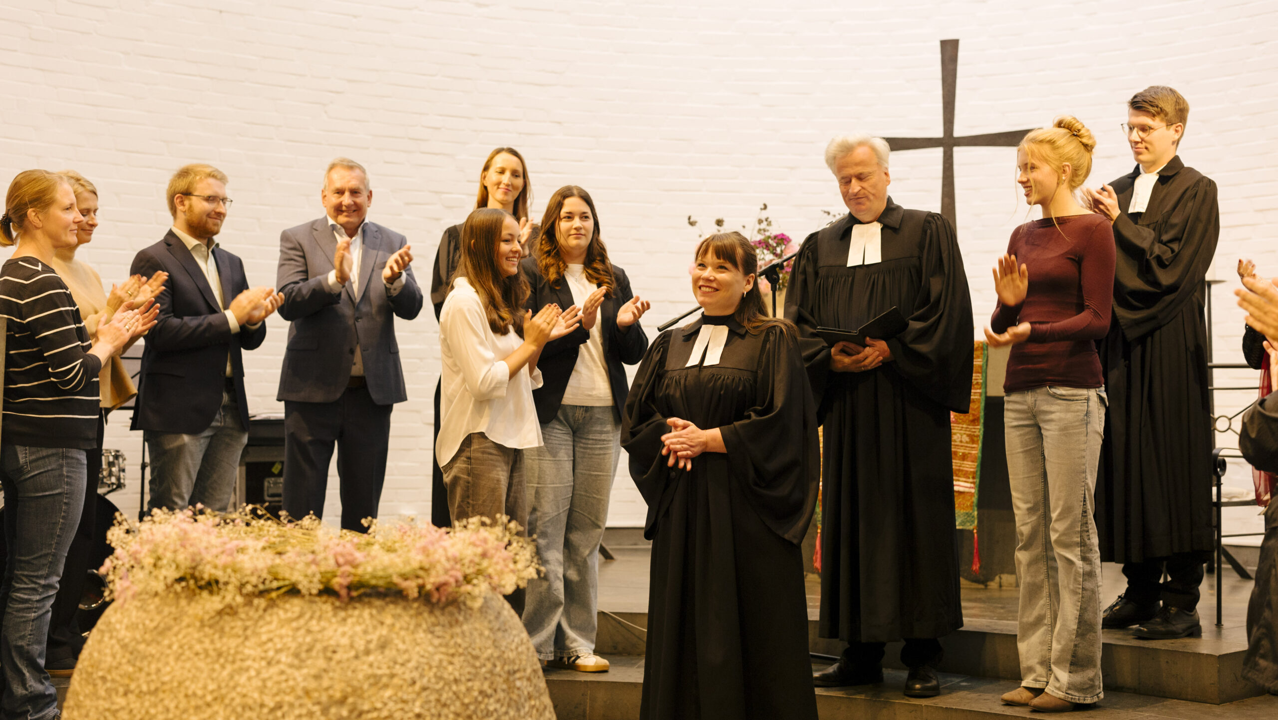 Mehr über den Artikel erfahren „Ich bin dankbar für das, was ist, und hoffentlich noch werden darf“ – Einführungsgottesdienst von Pfarrerin Judith Schaefer